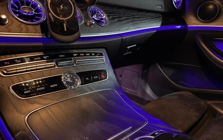 Mercedes-Benz E-Класс, 2018 год, 2 900 000 рублей, 10 фотография