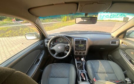 Toyota Avensis III рестайлинг, 2002 год, 350 000 рублей, 6 фотография