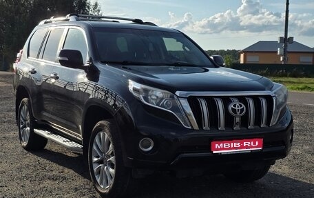 Toyota Land Cruiser Prado 150 рестайлинг 2, 2015 год, 4 000 000 рублей, 1 фотография