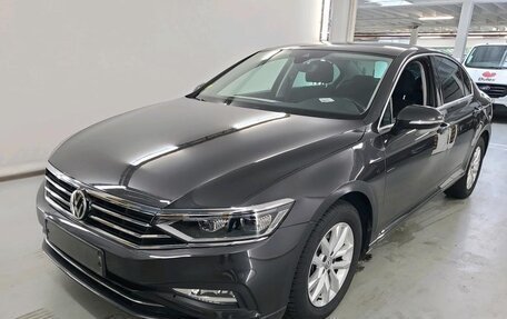 Volkswagen Passat B8 рестайлинг, 2020 год, 2 179 000 рублей, 2 фотография
