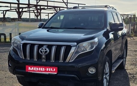 Toyota Land Cruiser Prado 150 рестайлинг 2, 2015 год, 4 000 000 рублей, 2 фотография