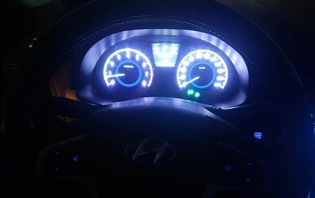 Hyundai Solaris II рестайлинг, 2013 год, 570 000 рублей, 18 фотография