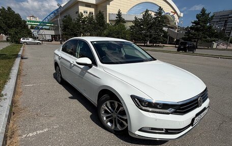 Volkswagen Passat B8 рестайлинг, 2015 год, 1 570 000 рублей, 4 фотография