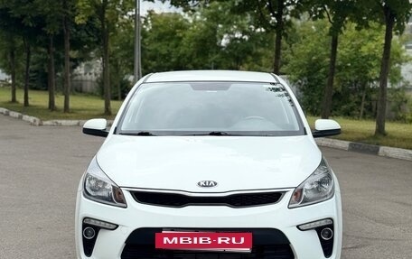 KIA Rio IV, 2018 год, 980 000 рублей, 2 фотография