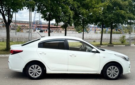 KIA Rio IV, 2018 год, 980 000 рублей, 4 фотография
