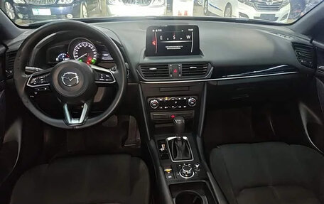 Mazda CX-4, 2023 год, 1 800 000 рублей, 9 фотография