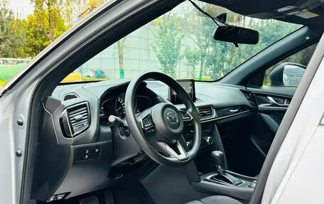 Mazda CX-4, 2023 год, 1 800 000 рублей, 13 фотография