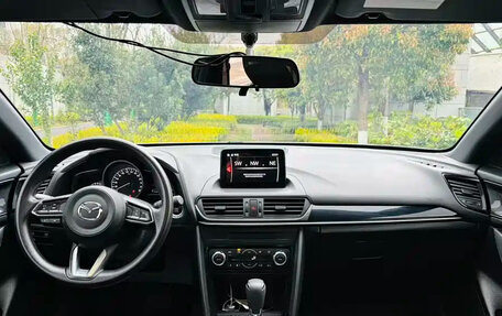 Mazda CX-4, 2023 год, 1 800 000 рублей, 12 фотография