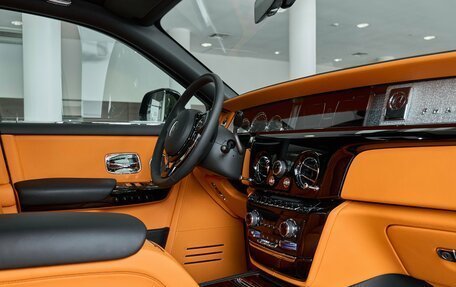 Rolls-Royce Phantom VIII, 2024 год, 59 000 000 рублей, 13 фотография