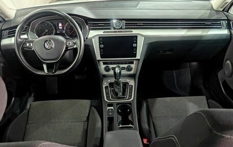 Volkswagen Passat B8 рестайлинг, 2018 год, 2 100 000 рублей, 11 фотография