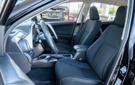Toyota RAV4, 2017 год, 2 199 000 рублей, 10 фотография