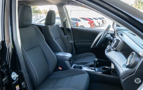 Toyota RAV4, 2017 год, 2 199 000 рублей, 8 фотография