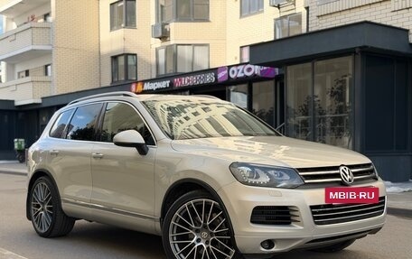 Volkswagen Touareg III, 2011 год, 1 590 000 рублей, 12 фотография