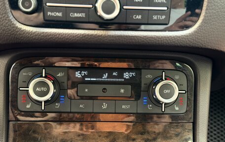 Volkswagen Touareg III, 2011 год, 1 590 000 рублей, 31 фотография