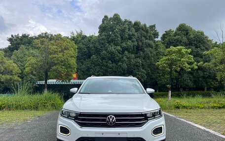 Volkswagen T-Roc I, 2022 год, 1 675 000 рублей, 2 фотография