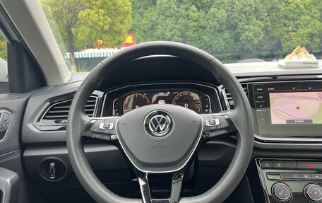 Volkswagen T-Roc I, 2022 год, 1 675 000 рублей, 10 фотография