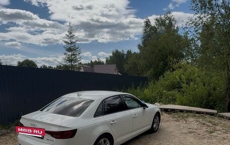 Audi A4, 2018 год, 2 300 000 рублей, 3 фотография