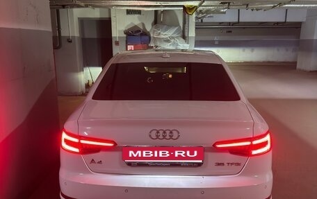Audi A4, 2018 год, 2 300 000 рублей, 14 фотография