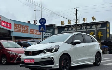 Honda Fit, 2024 год, 1 300 000 рублей, 1 фотография