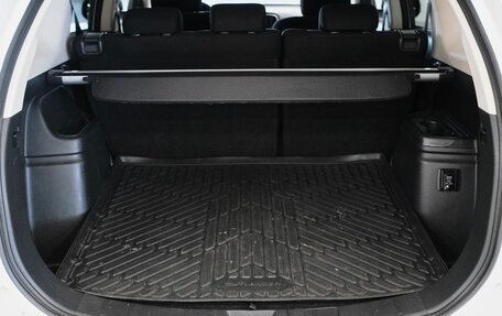 Mitsubishi Outlander III рестайлинг 3, 2018 год, 1 799 000 рублей, 10 фотография