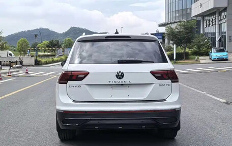 Volkswagen Tiguan II, 2025 год, 2 280 000 рублей, 5 фотография