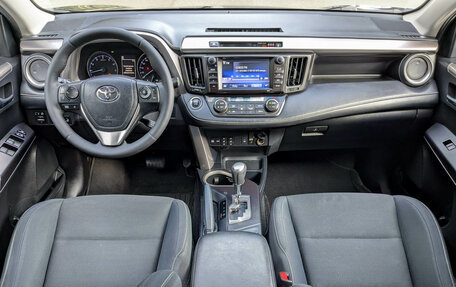 Toyota RAV4, 2018 год, 2 299 500 рублей, 11 фотография