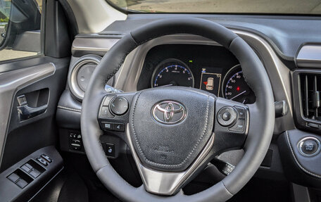 Toyota RAV4, 2018 год, 2 299 500 рублей, 17 фотография