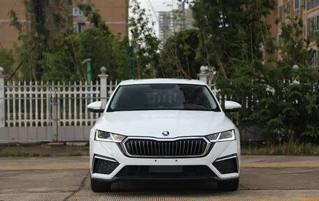 Skoda Octavia IV, 2023 год, 1 800 888 рублей, 2 фотография