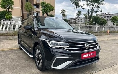 Volkswagen Tiguan II, 2023 год, 2 450 000 рублей, 1 фотография