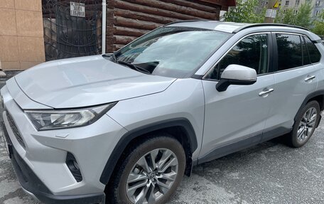 Toyota RAV4, 2020 год, 3 500 000 рублей, 12 фотография
