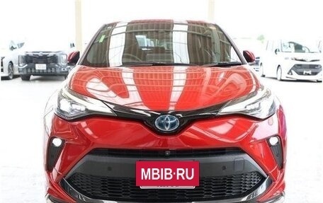 Toyota C-HR I рестайлинг, 2022 год, 2 030 000 рублей, 2 фотография