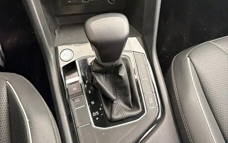 Volkswagen Tiguan II, 2021 год, 1 880 000 рублей, 11 фотография