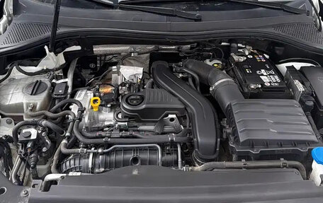 Volkswagen Tiguan II, 2021 год, 1 880 000 рублей, 12 фотография