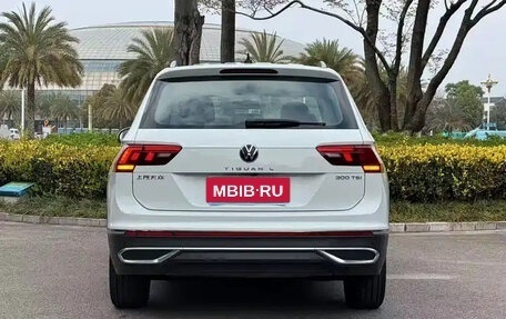 Volkswagen Tiguan II, 2021 год, 1 880 000 рублей, 5 фотография