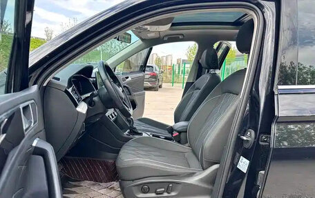 Volkswagen Tiguan II, 2022 год, 2 370 000 рублей, 7 фотография