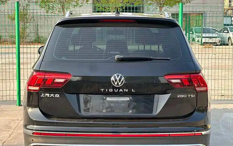 Volkswagen Tiguan II, 2022 год, 2 370 000 рублей, 5 фотография