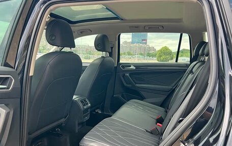 Volkswagen Tiguan II, 2023 год, 2 450 000 рублей, 9 фотография