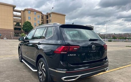 Volkswagen Tiguan II, 2023 год, 2 450 000 рублей, 6 фотография