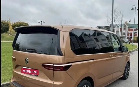 Volkswagen Multivan, 2022 год, 6 450 000 рублей, 2 фотография