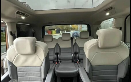 Volkswagen Multivan, 2022 год, 6 450 000 рублей, 9 фотография