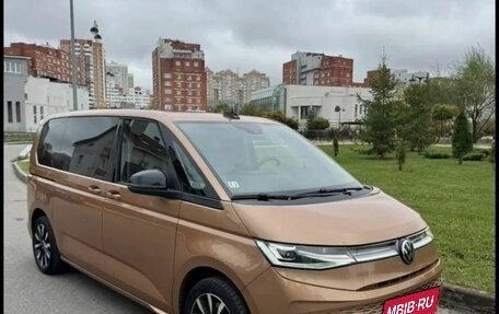 Volkswagen Multivan, 2022 год, 6 450 000 рублей, 4 фотография