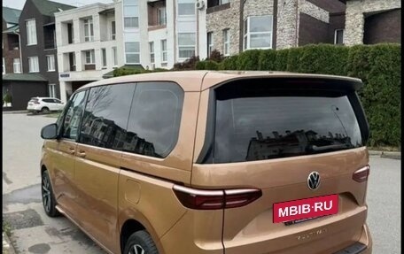 Volkswagen Multivan, 2022 год, 6 450 000 рублей, 3 фотография