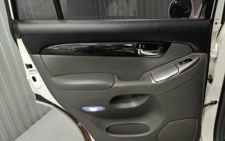 Toyota Land Cruiser Prado 120 рестайлинг, 2007 год, 2 020 000 рублей, 16 фотография
