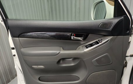 Toyota Land Cruiser Prado 120 рестайлинг, 2007 год, 2 020 000 рублей, 15 фотография