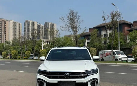 Volkswagen T-Roc I, 2025 год, 1 890 000 рублей, 2 фотография