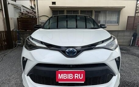 Toyota C-HR I рестайлинг, 2022 год, 1 840 000 рублей, 2 фотография