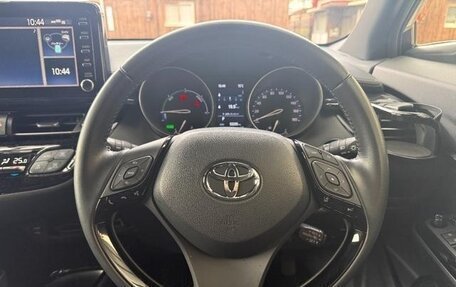 Toyota C-HR I рестайлинг, 2022 год, 1 840 000 рублей, 24 фотография