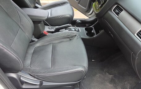 Mitsubishi Outlander III рестайлинг 3, 2014 год, 1 590 000 рублей, 13 фотография