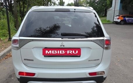Mitsubishi Outlander III рестайлинг 3, 2014 год, 1 590 000 рублей, 6 фотография