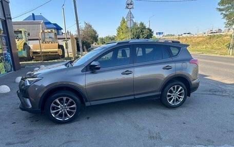 Toyota RAV4, 2018 год, 2 150 000 рублей, 4 фотография